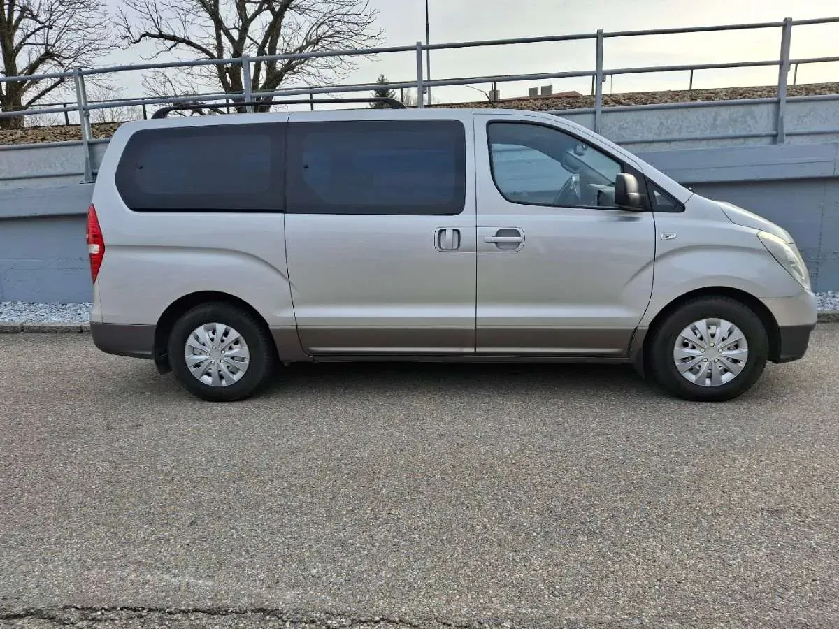 Hyundai Starex 2008 photo 2