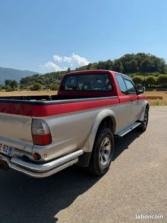 Mitsubishi L200 2005 photo 2