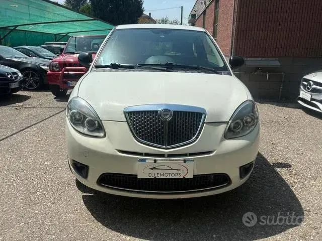 Lancia Ypsilon 2011 photo 2