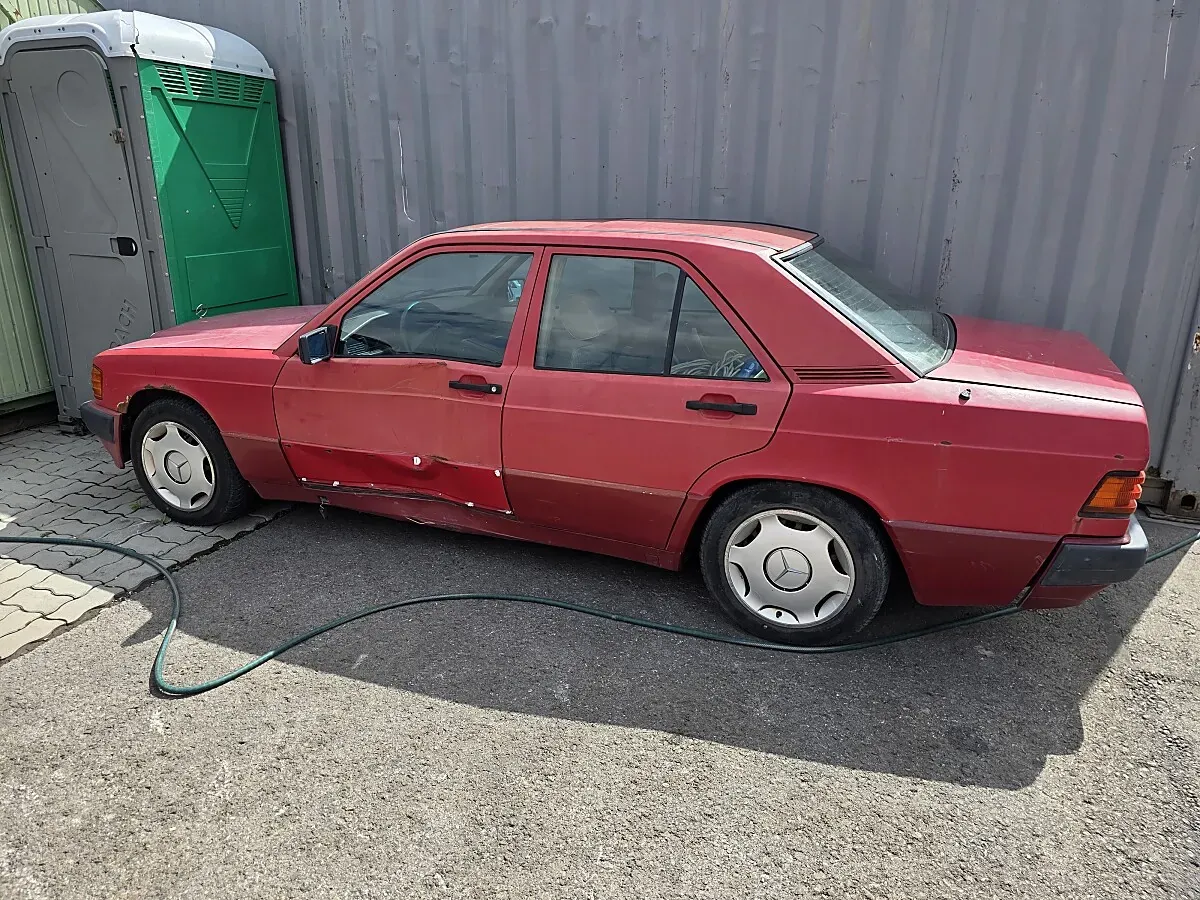 Mercedes-Benz 190 1991 photo 3