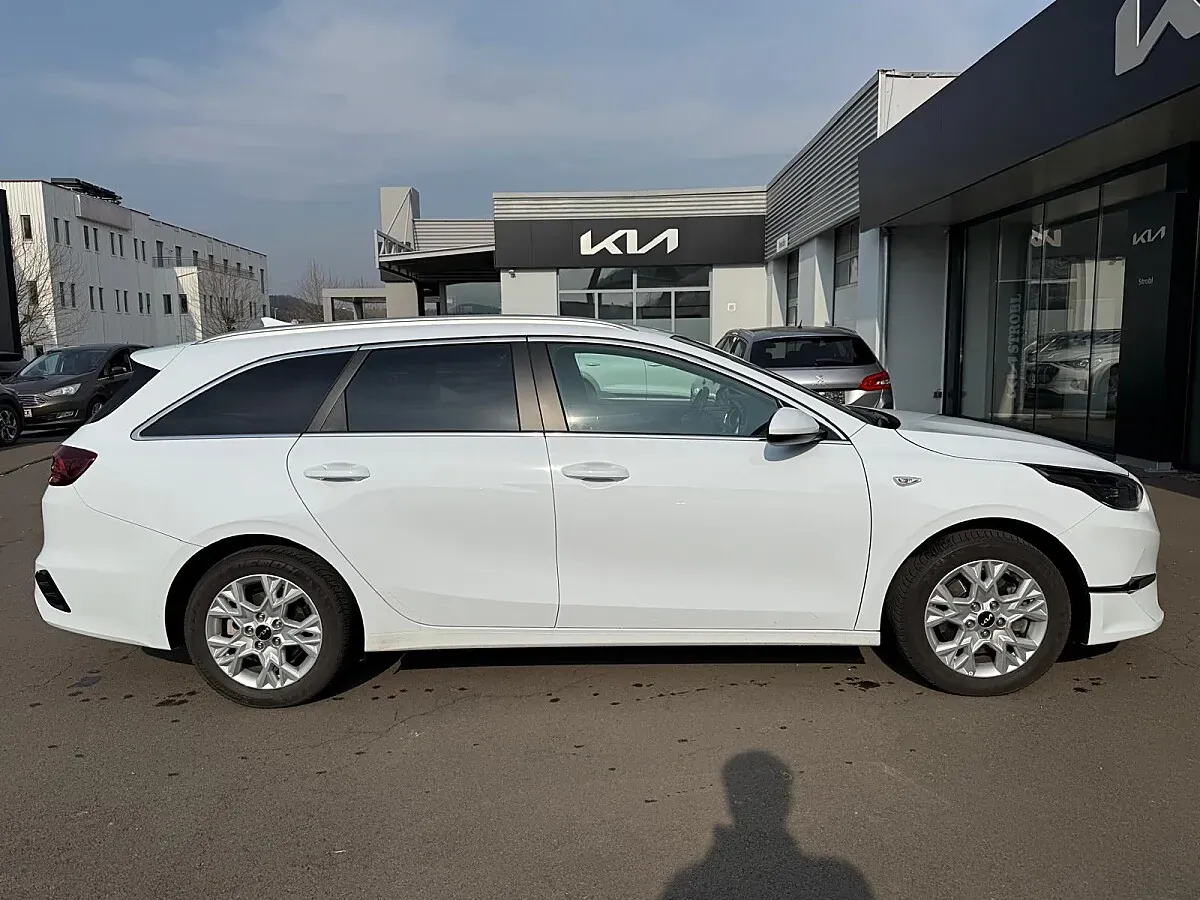 Kia Ceed 2022 photo 2