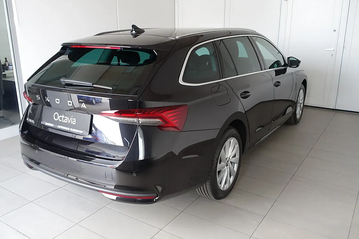 Skoda Octavia 2026 photo 3
