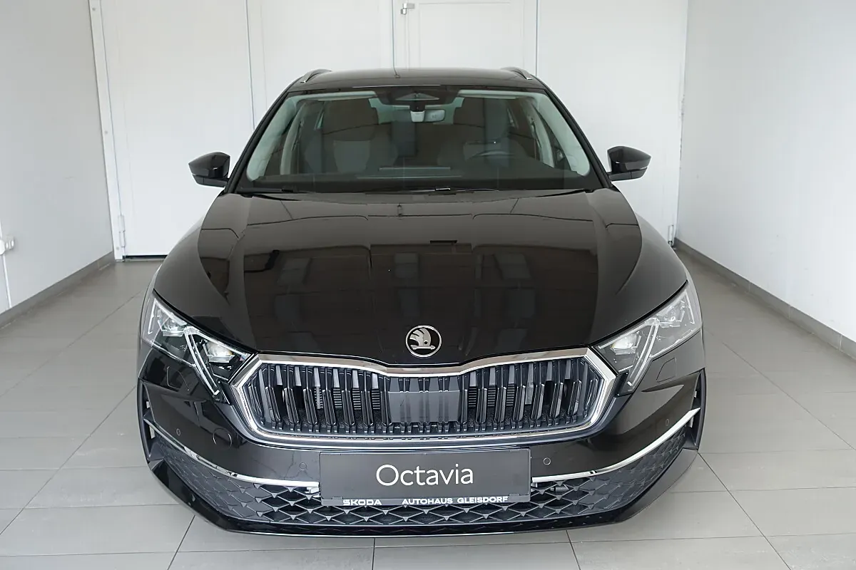 Skoda Octavia 2026 photo 2