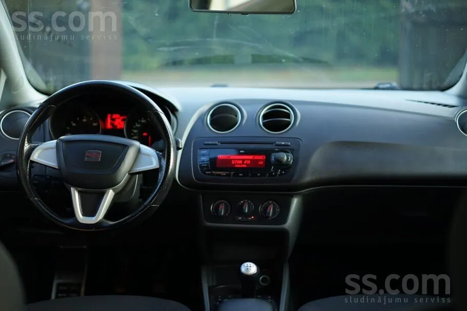 Seat Ibiza 2012 photo 5