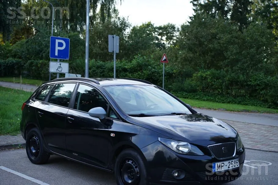 Seat Ibiza 2012 photo 2