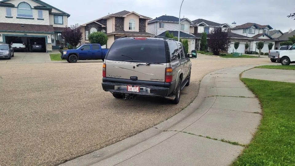 Chevrolet Suburban 2002 photo 4