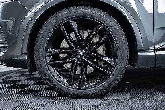 Audi Q7 2016 photo 3
