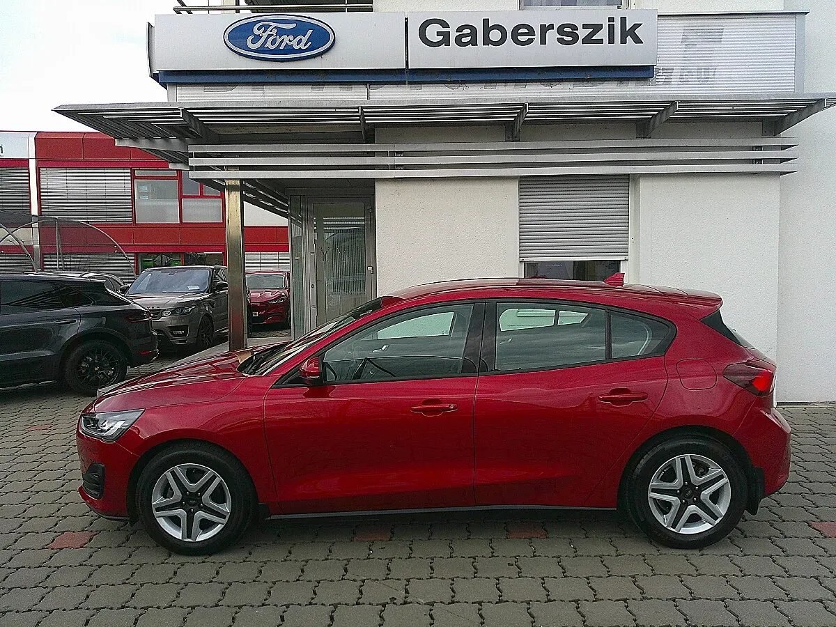 Ford Focus 2022 photo 2