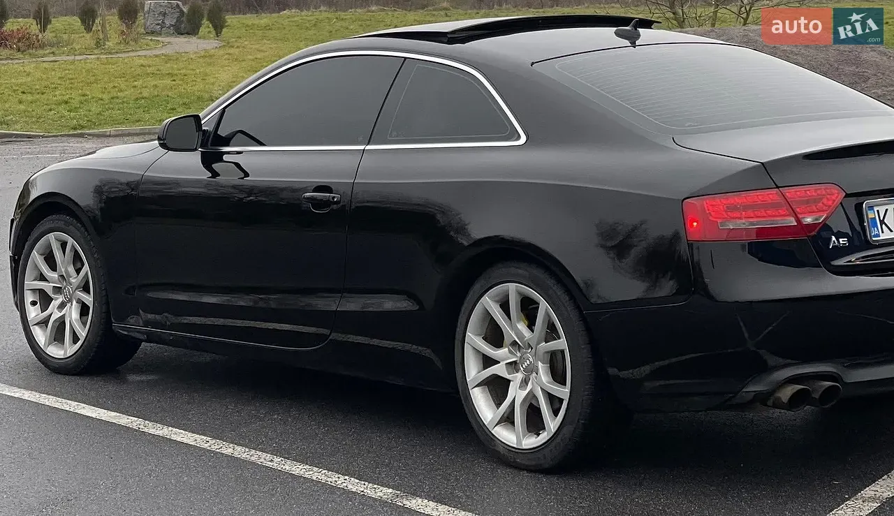 Audi A5 2011 photo 2
