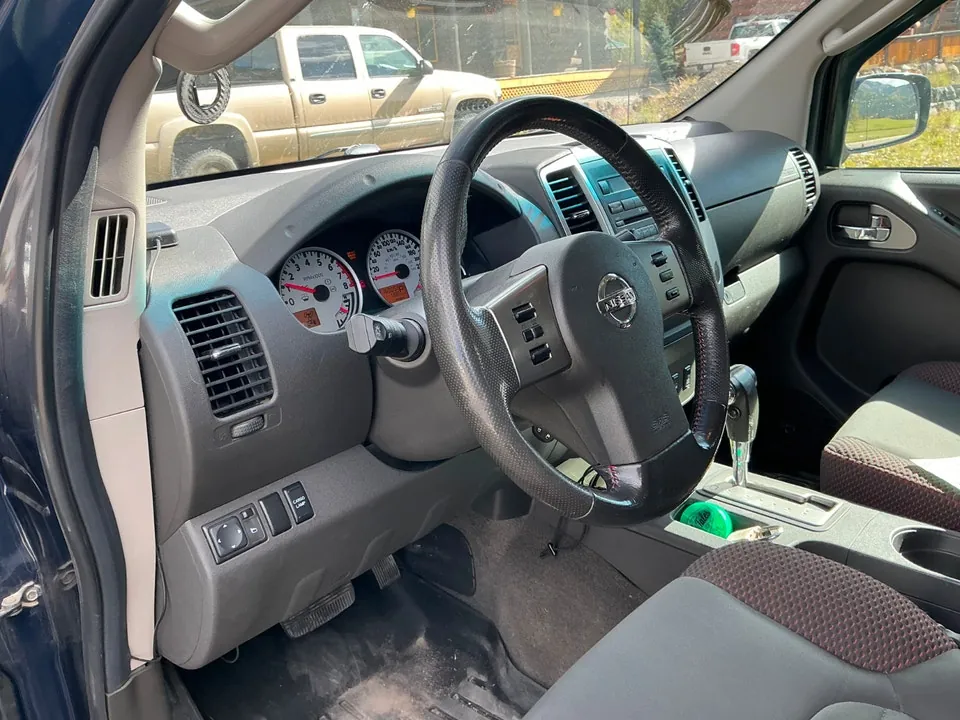 Nissan Frontier 2010 photo 5
