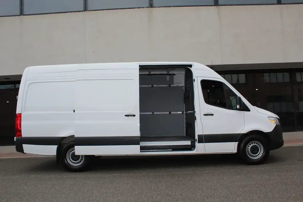 Mercedes-Benz Sprinter 2025 photo 5