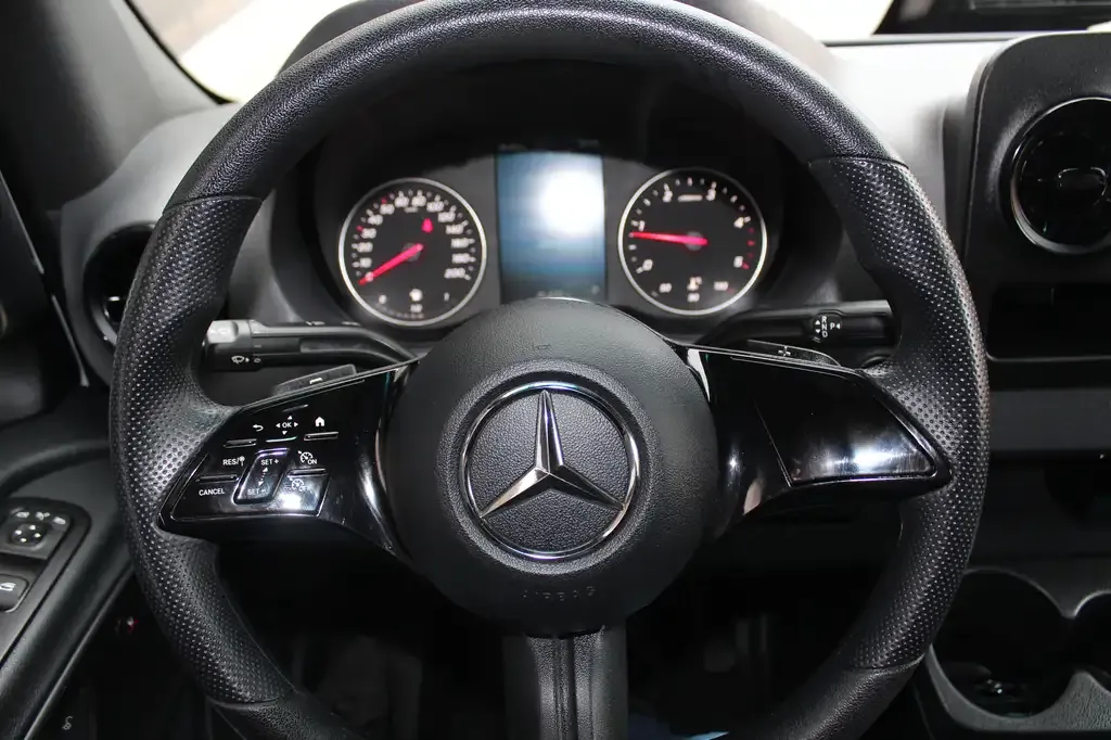 Mercedes-Benz Sprinter 2025 photo 4