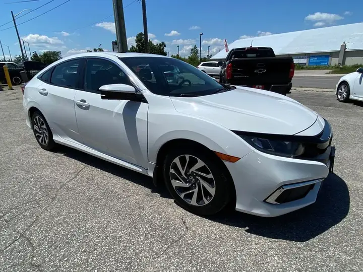 Honda Civic 2019 photo 3