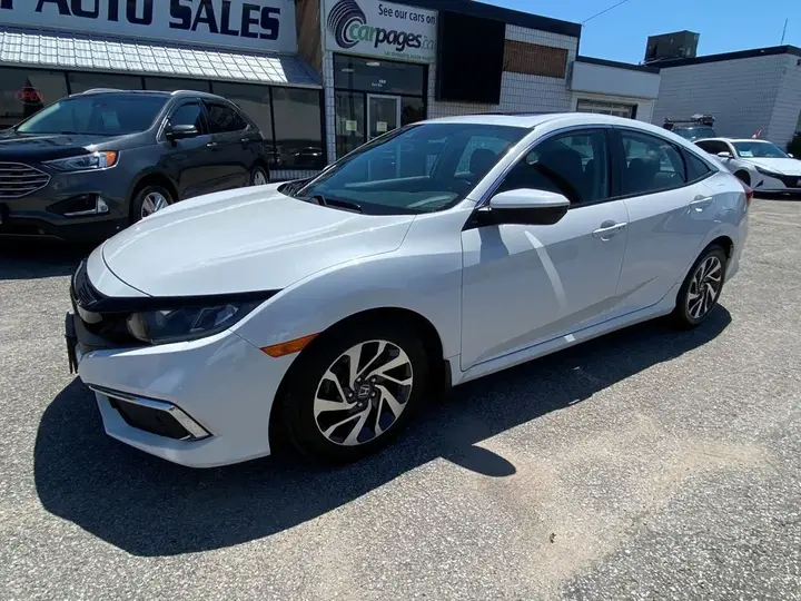 Honda Civic 2019 photo 2