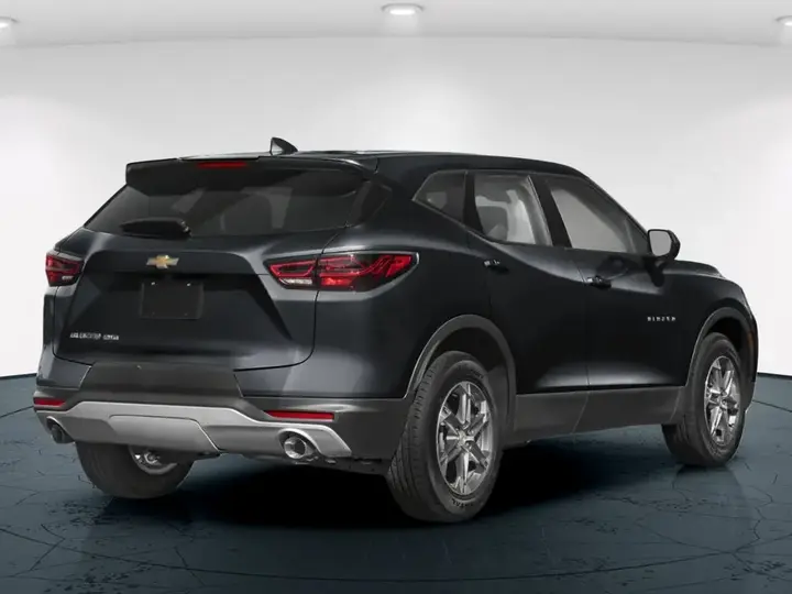 Chevrolet Blazer 2023 photo 2