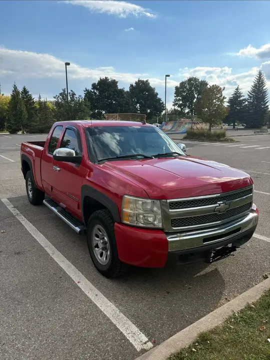 Chevrolet Silverado 2011 photo 2
