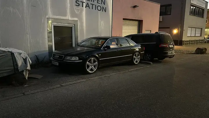 Audi A8 1999 photo 2