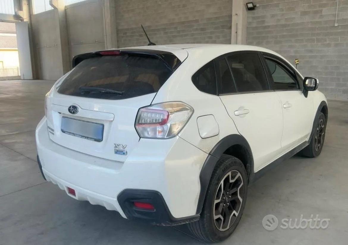 Subaru Xv 2017 photo 2