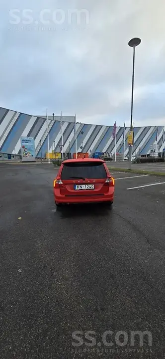 Volvo V70 2011 photo 4