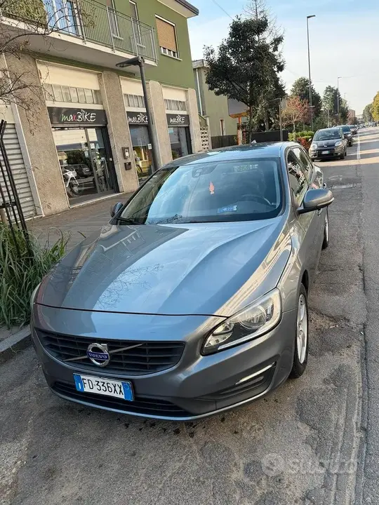 Volvo V60 2016 photo 2
