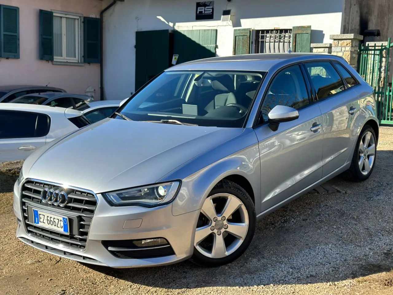 Audi A3 2015 photo 2