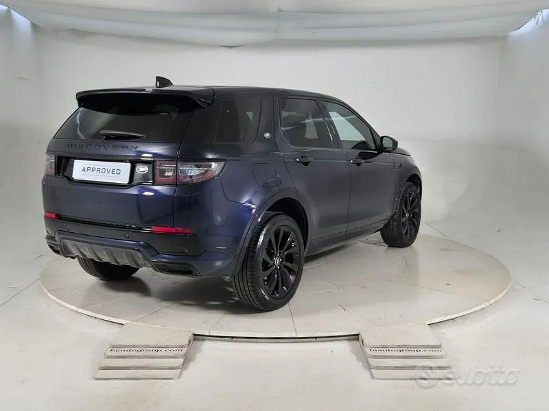 Land Rover Discovery Sport 2022 photo 2