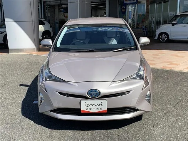 Toyota Prius 2016 photo 2