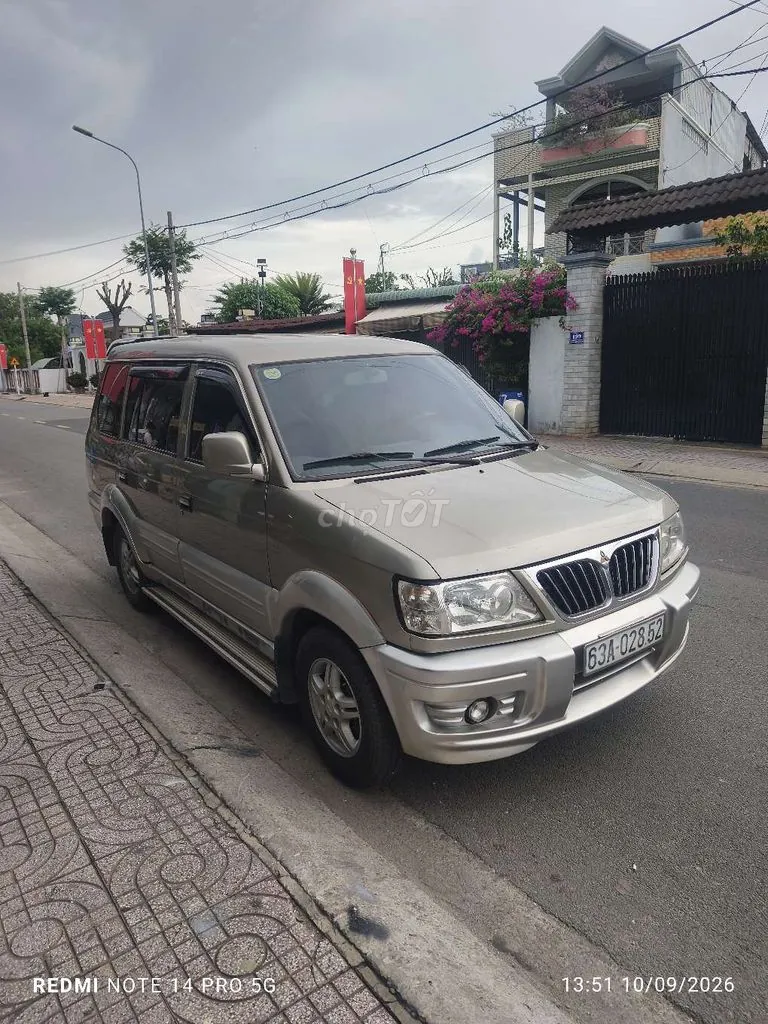 Mitsubishi Jolie 2003 photo 2