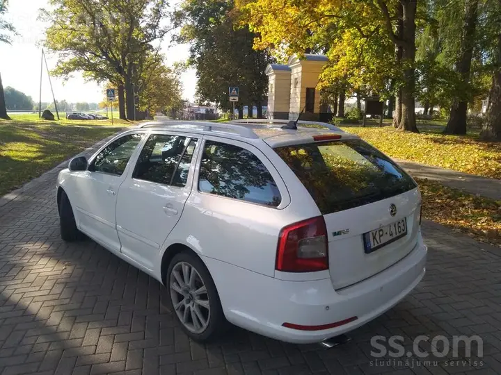 Skoda Octavia 2010 photo 3