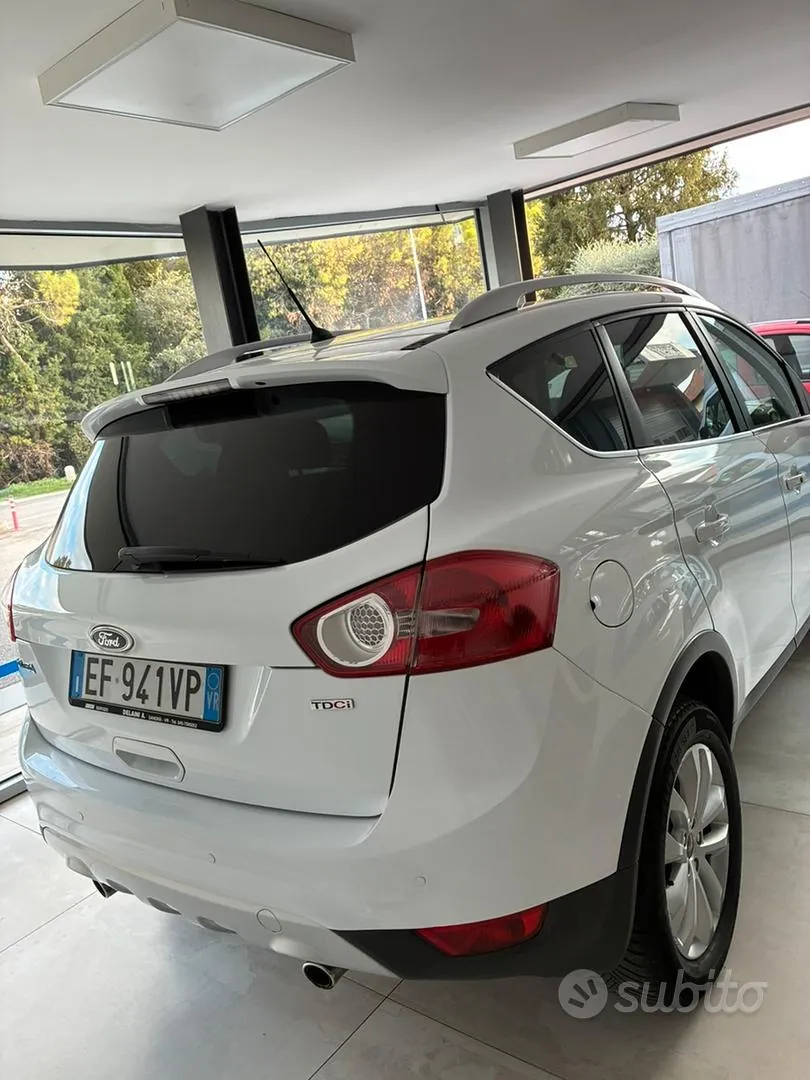 Ford Kuga 2011 photo 2