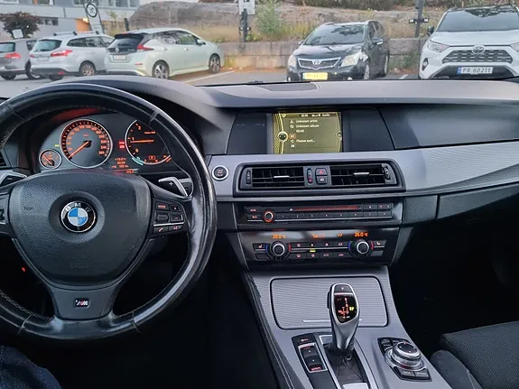 BMW 520D 2011 photo 2