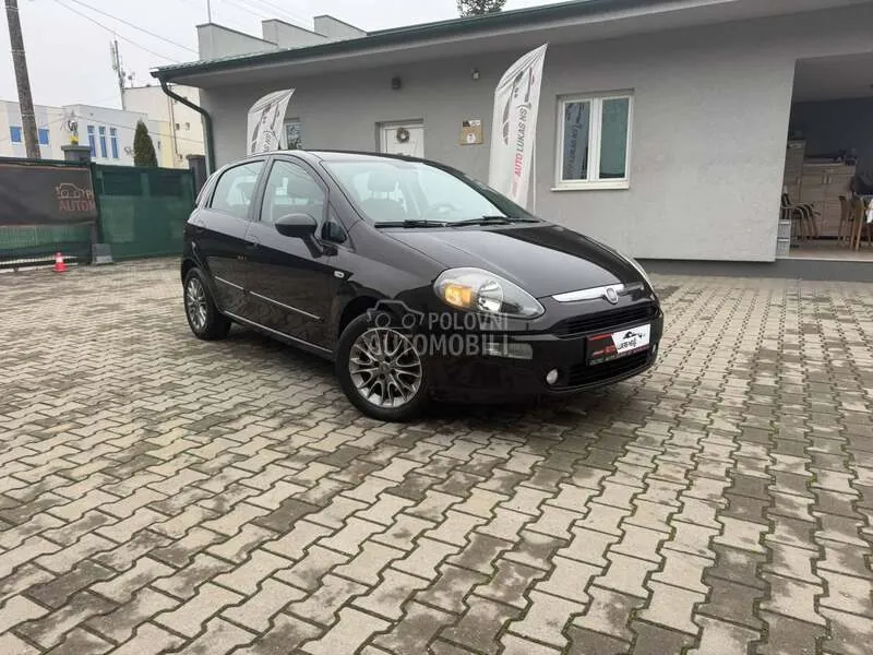 Fiat Grande Punto 2012 photo 3