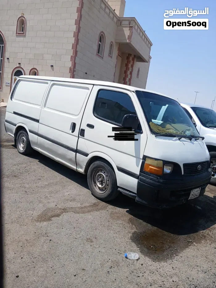 Toyota Hiace 2010 photo 5