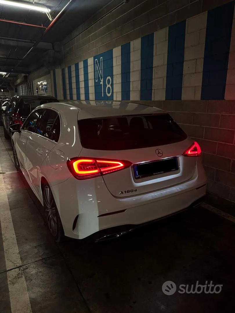 Mercedes-Benz A 180 2018 photo 2