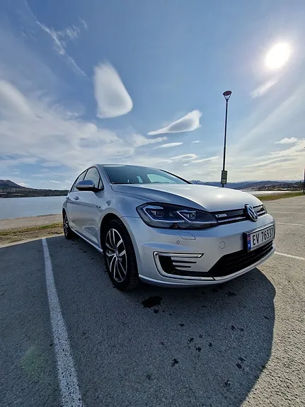 Volkswagen Golf 2019 photo 2