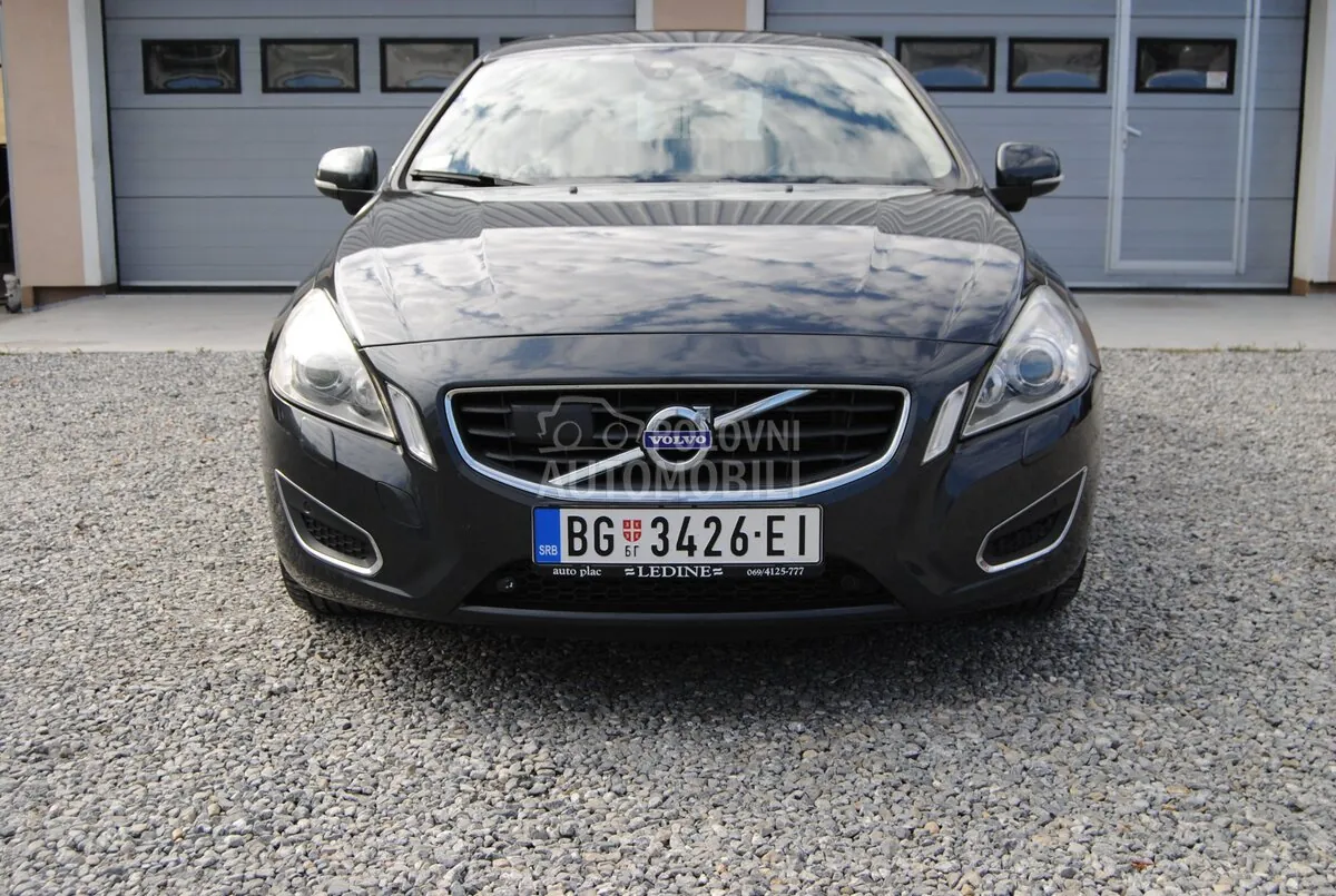 Volvo V60 2011 photo 2