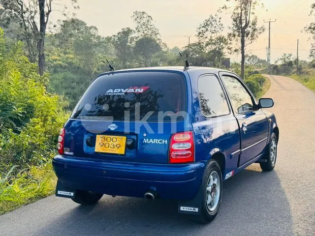 Nissan March 1997 photo 4