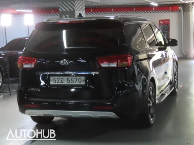 Kia Carnival 2017 photo 3