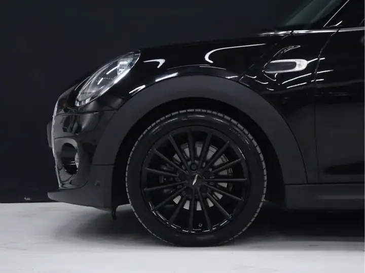 Mini One 2018 photo 3