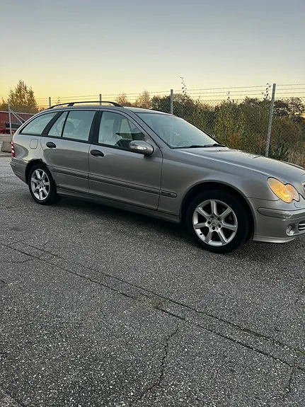 Mercedes-Benz C180 2005 photo 2