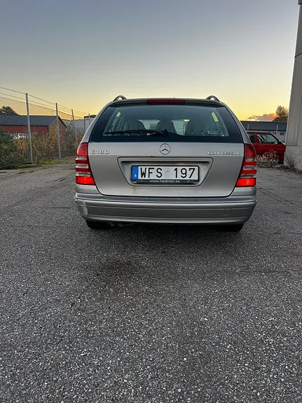 Mercedes-Benz C180 2005 photo 4