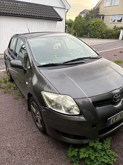 Toyota Auris 2009 photo 2