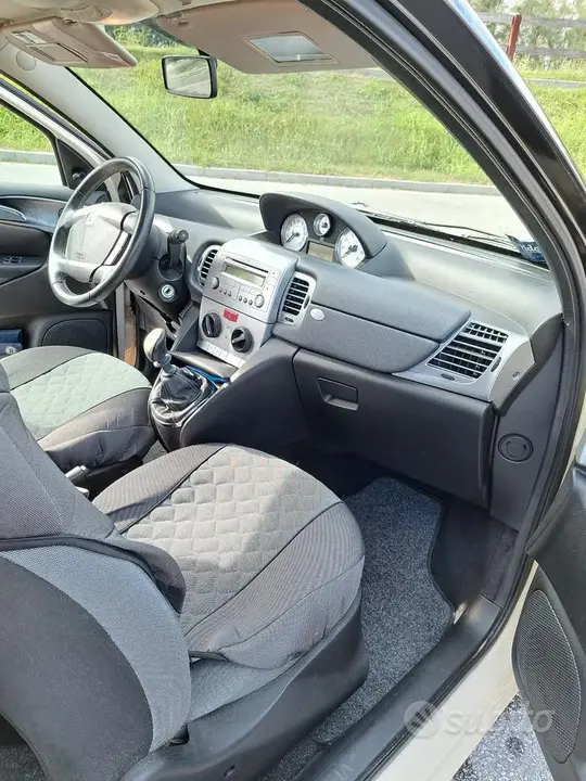 Lancia Ypsilon 2006 photo 5