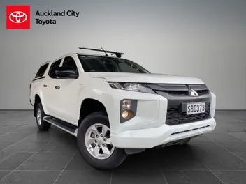 Mitsubishi Triton 2024 photo 2