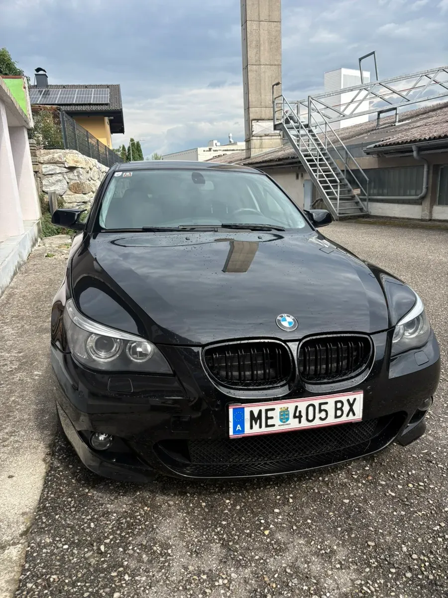 BMW 5 Series 2003 photo 2