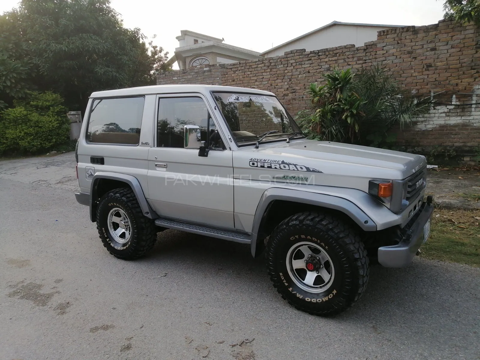 Toyota Land Cruiser
