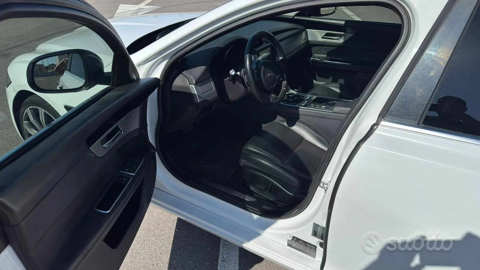 Jaguar Xf 2017 photo 3