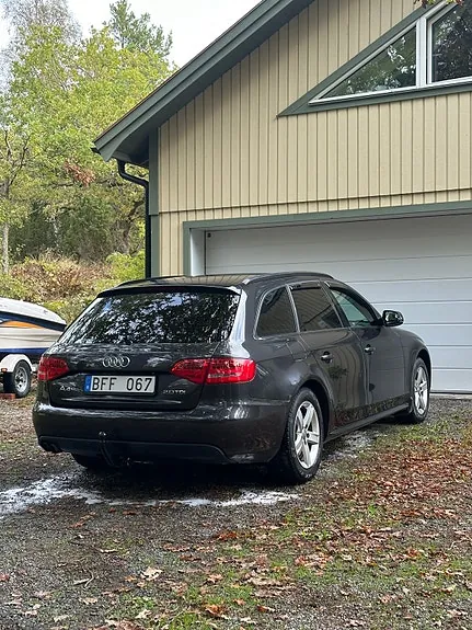 Audi A4 2010 photo 4