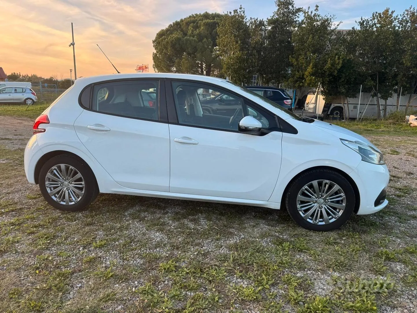 Peugeot 208 2016 photo 5