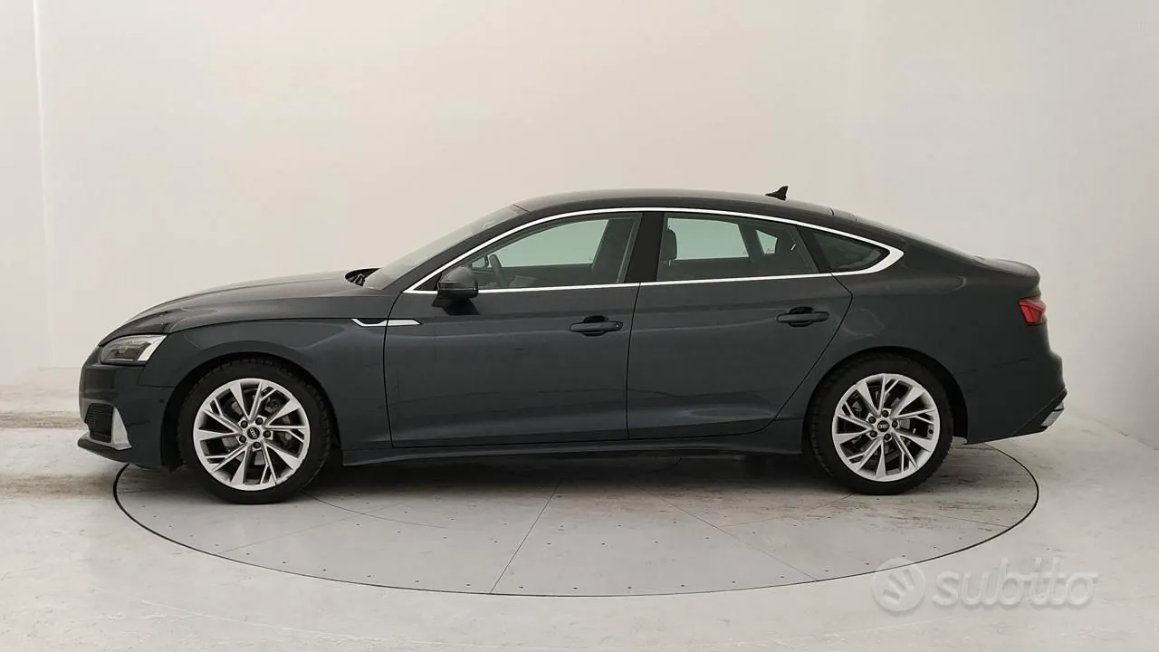 Audi A5 2022 photo 2